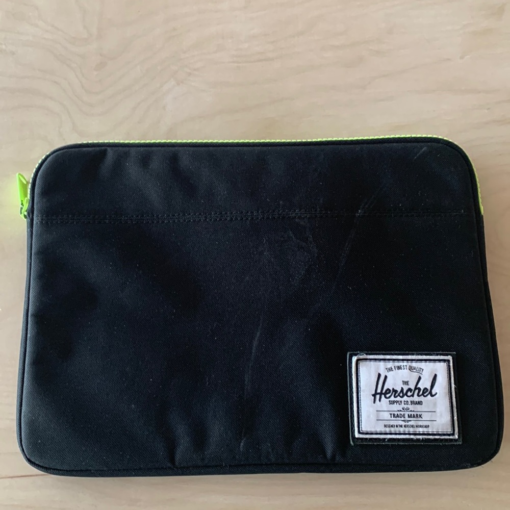 15” Herschel laptop case